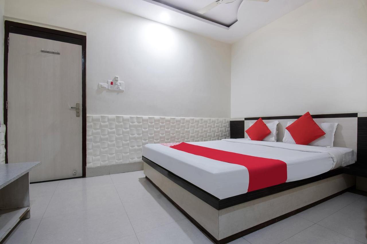 Oyo 44287 Hotel Aarav Plaza Muzaffarpur Esterno foto
